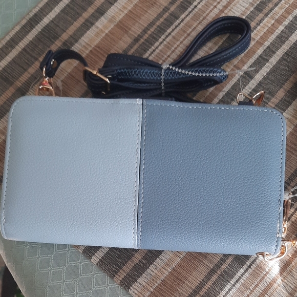 Compact Two-Tone Blue Crossbody Wallet - Picture 3 of 6